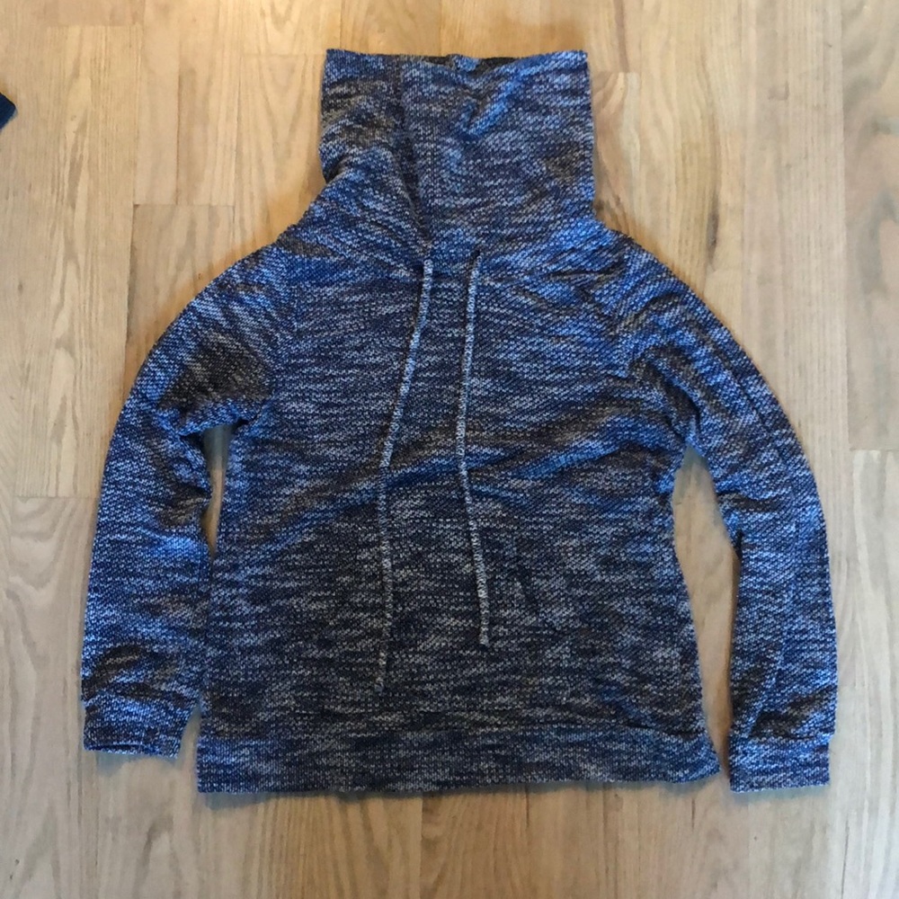 Blue/white high neck sweater